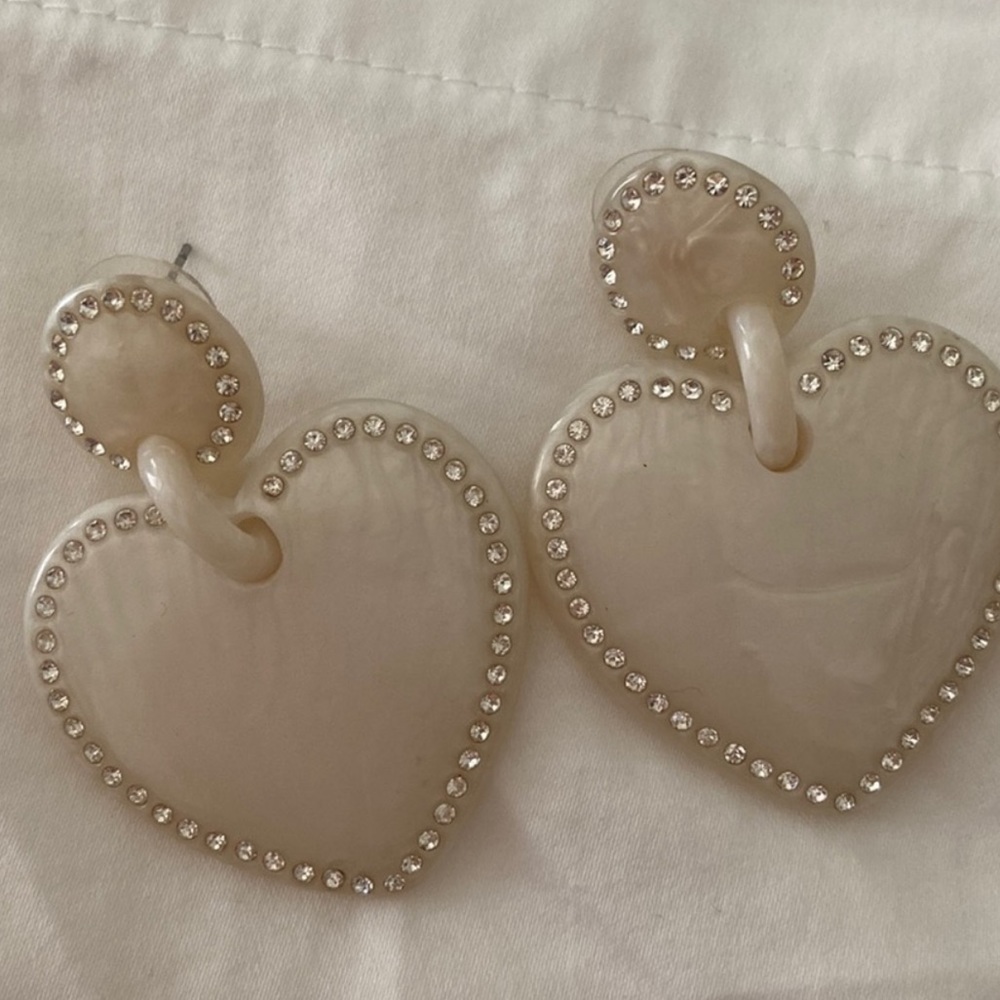 NWOT lele Sadoughi stitched heart earrings